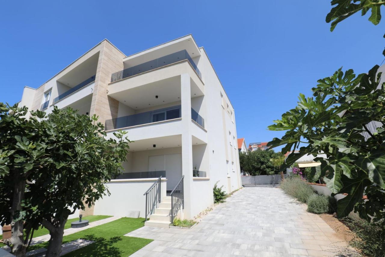 Smil'E Apartments Vodice Eksteriør bilde