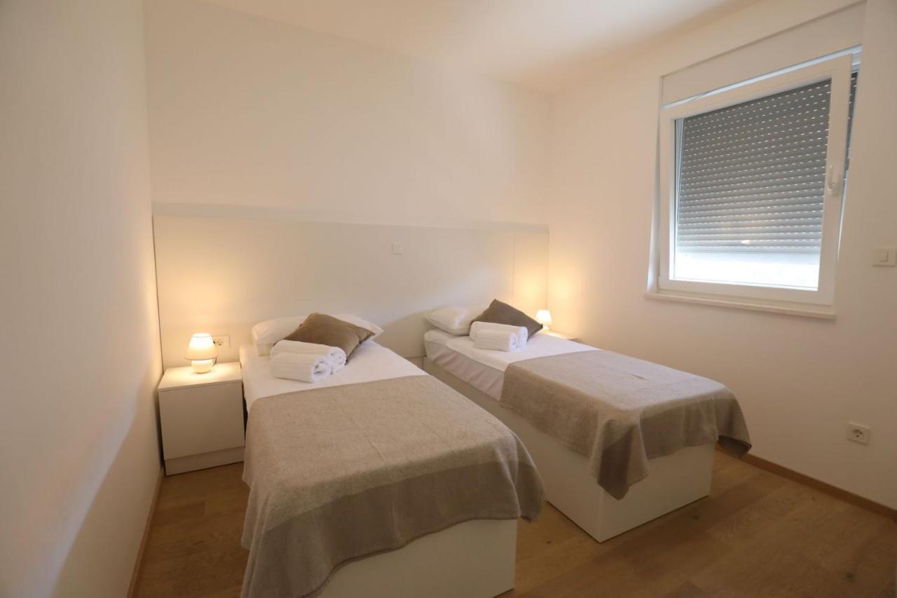 Smil'E Apartments Vodice Eksteriør bilde