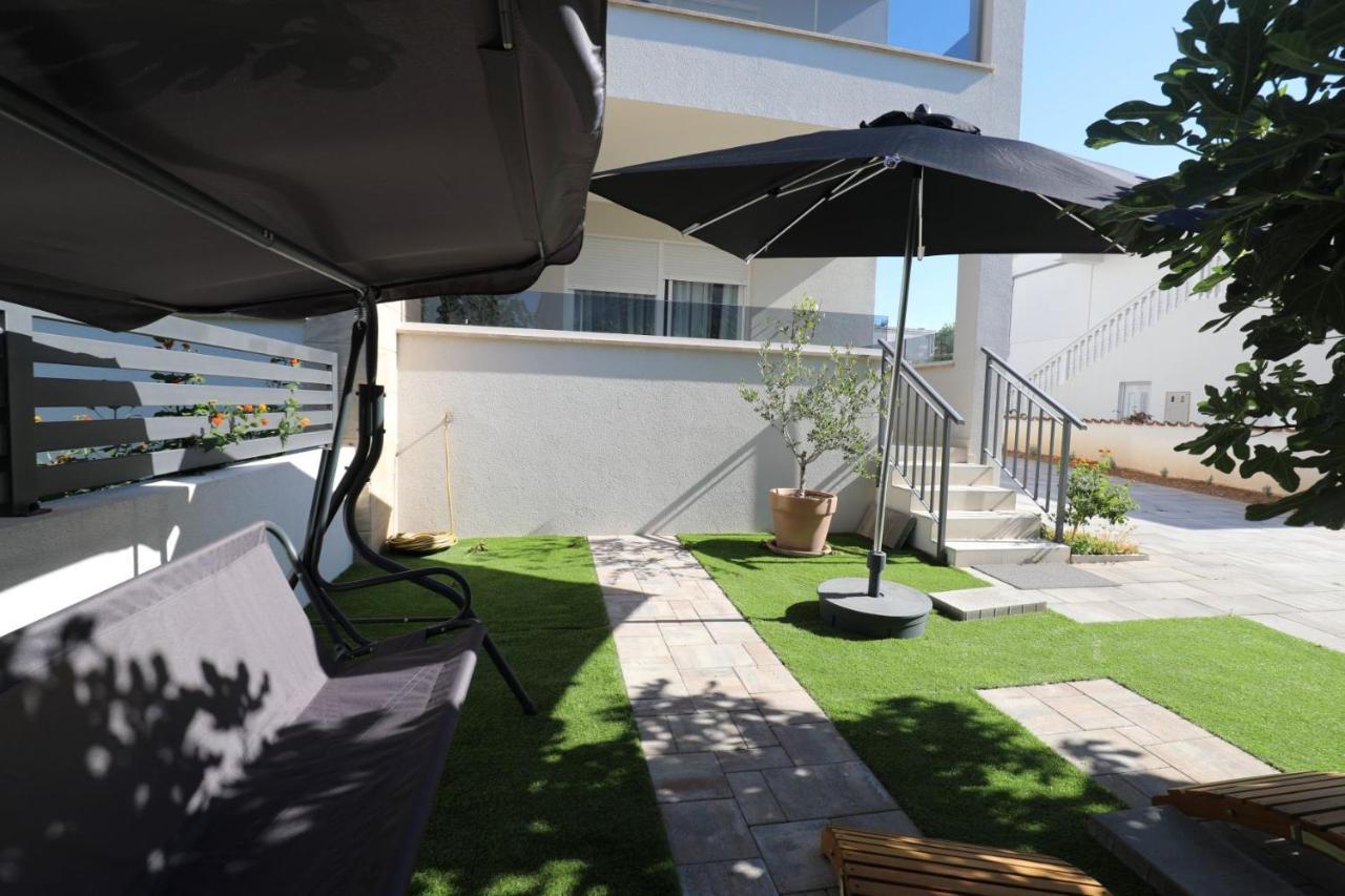 Smil'E Apartments Vodice Eksteriør bilde